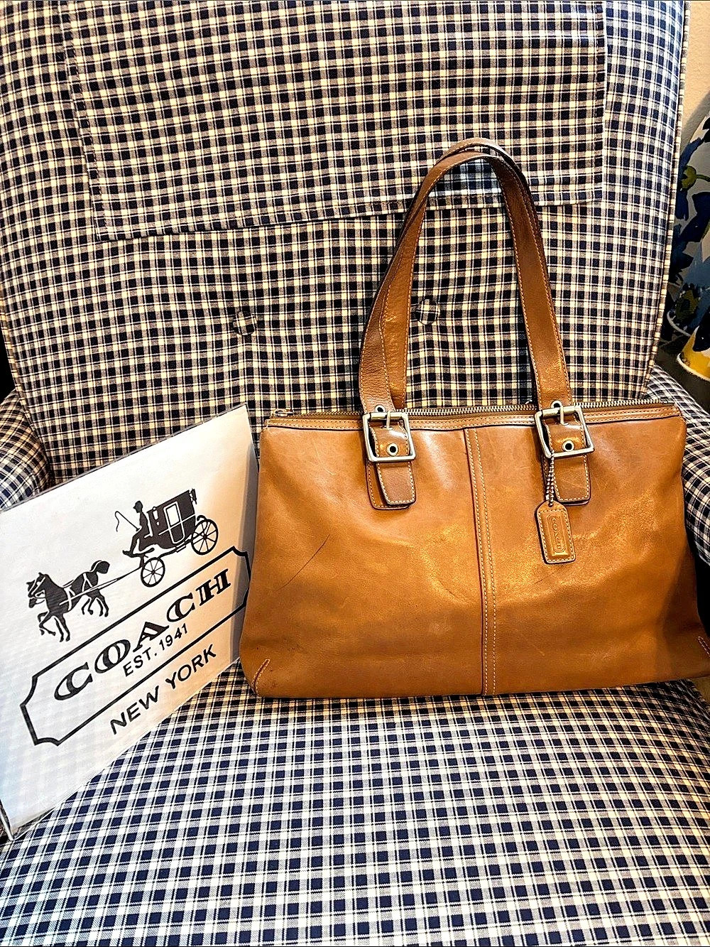 COACH vintage Soho Buckle Tote Brown leather